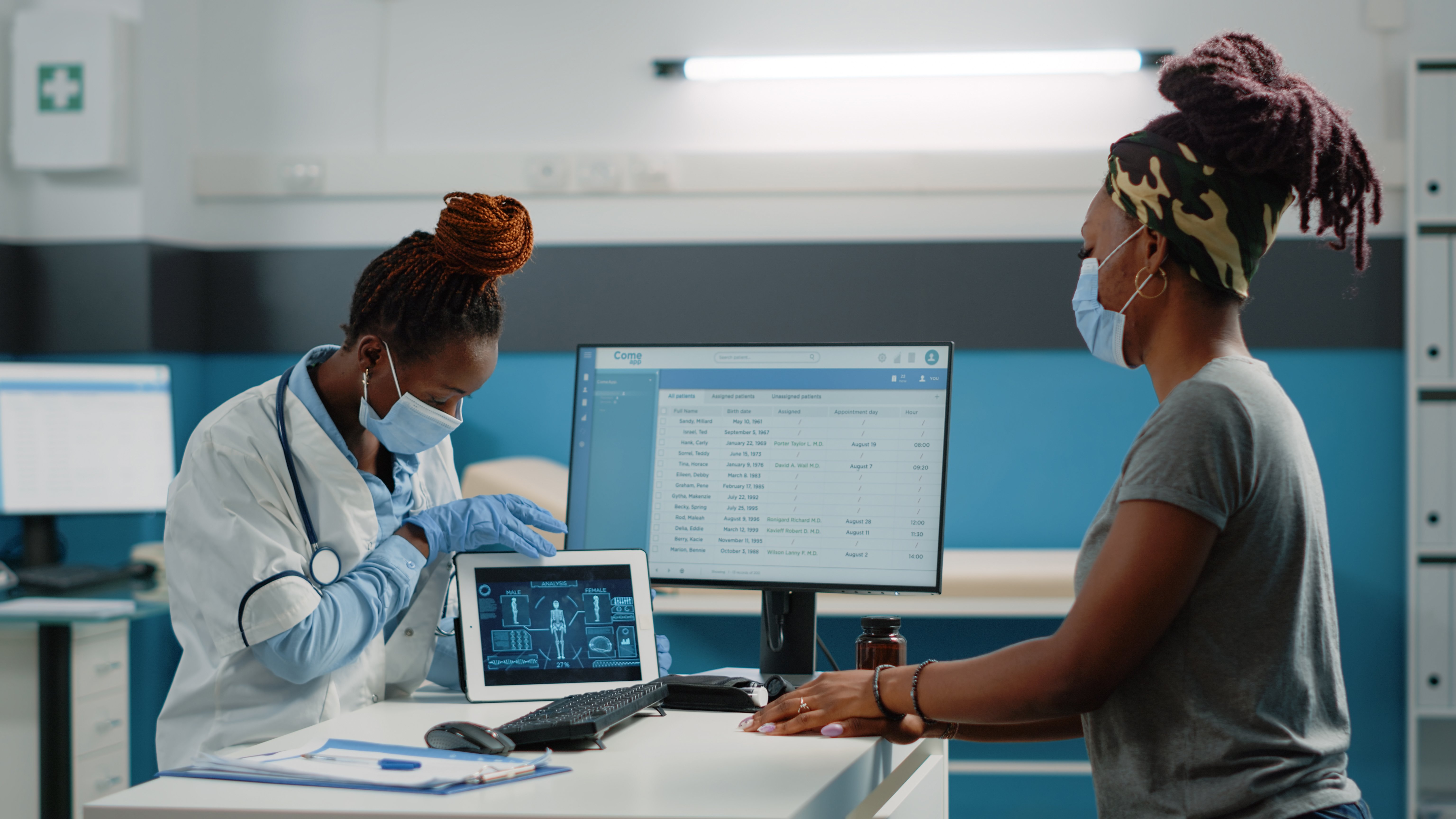 Image of a Nigerian hospital attending to a patient